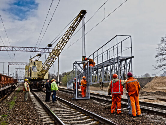 Railroad workers face high risk of injury